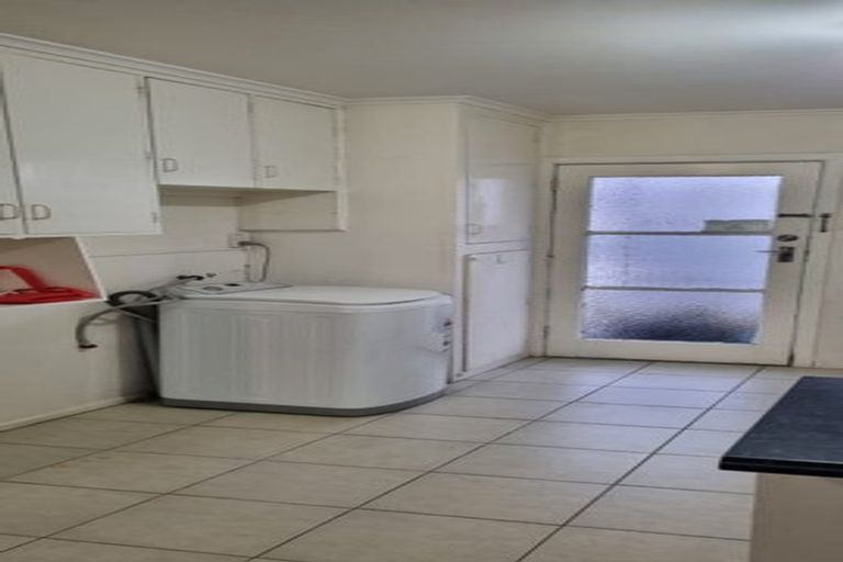 Photo of property in 85 Lincoln Road, Henderson, Auckland, 0610