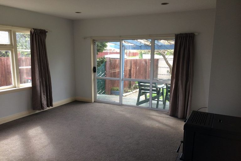 Photo of property in 28 Winters Road, Redwood, Christchurch, 8051