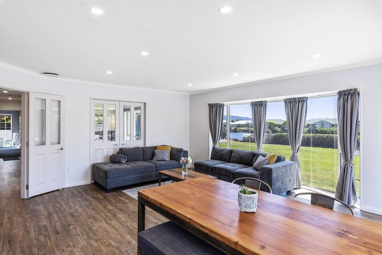 Photo of property in 10 Glen Loch Place, Paraparaumu, 5032