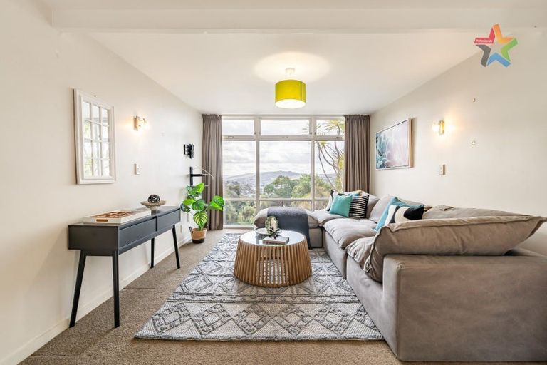 Photo of property in 28 Hollies Crescent, Johnsonville, Wellington, 6037