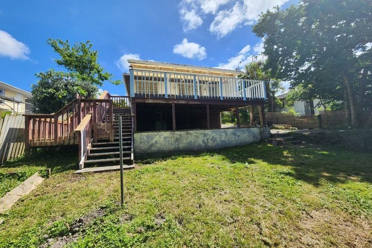 Photo of property in 22 Parrs Cross Road, Henderson, Auckland, 0612