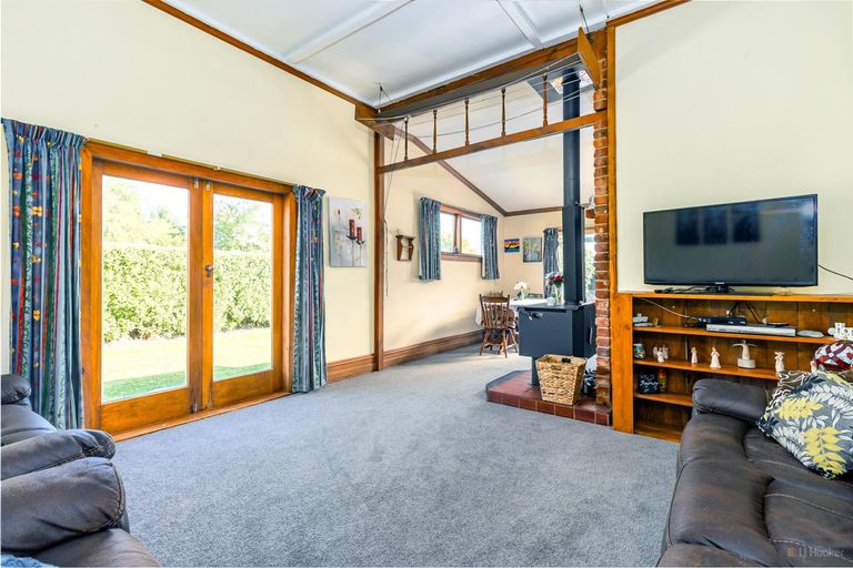 Photo of property in 70 Parsonage Road, Waimate, 7978