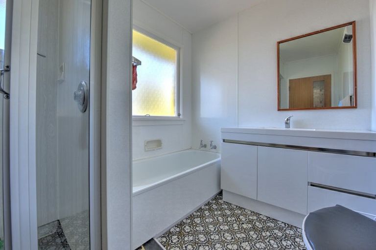 Photo of property in 102 Ferry Road, Edendale, 9825