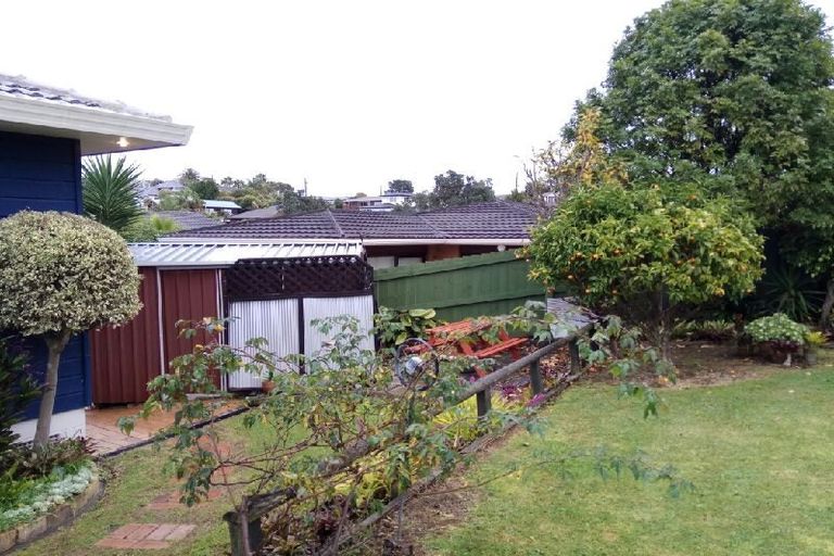 Photo of property in 6 Bass Street, West Harbour, Auckland, 0618