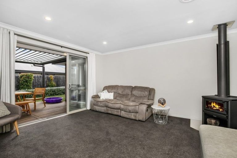 Photo of property in 4 Vivien Place, Patumahoe, Pukekohe, 2679