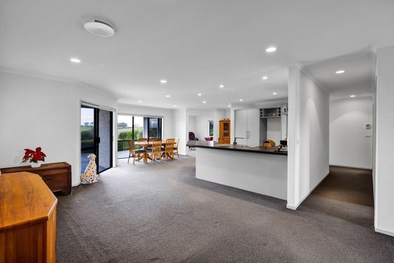 Photo of property in 3 Larlin Heights, Hawera, 4675