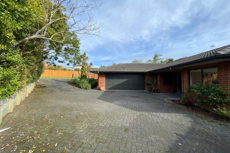 Photo of property in 25a Westerham Drive, Dannemora, Auckland, 2016
