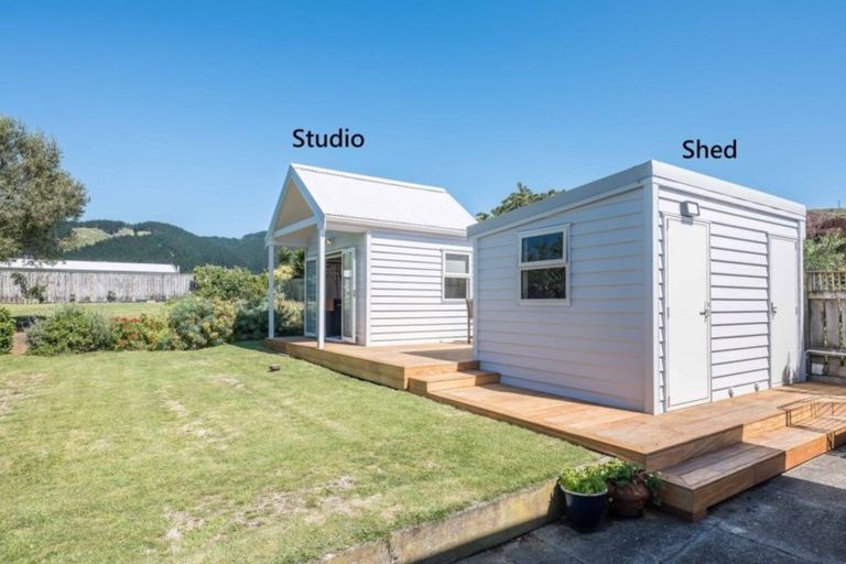Photo of property in 6 Horomona Road, Paekakariki, 5034