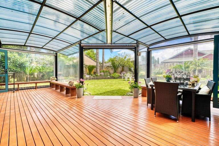 Photo of property in 76 Lothian Brae, Wattle Downs, Auckland, 2103