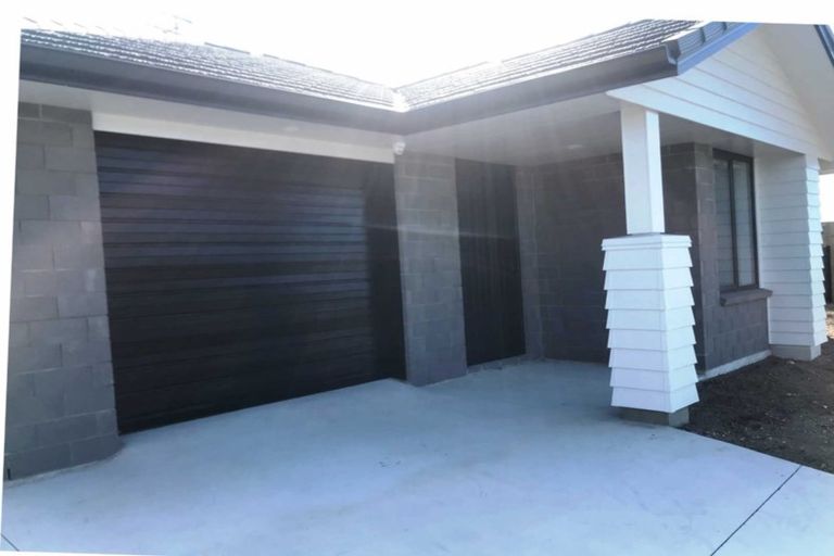 Photo of property in 4 Komata Crescent, Papamoa Beach, Papamoa, 3118