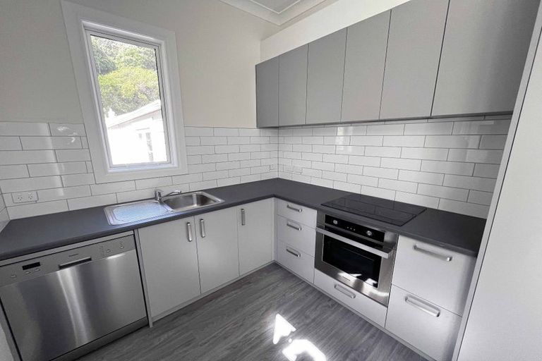 Photo of property in 7 Rixon Grove, Mount Victoria, Wellington, 6011