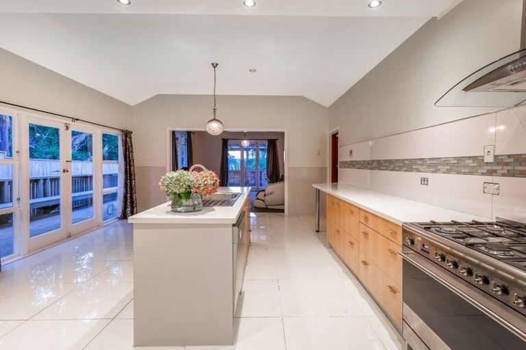 Photo of property in 32 Hinemoa Street, Paraparaumu, 5032