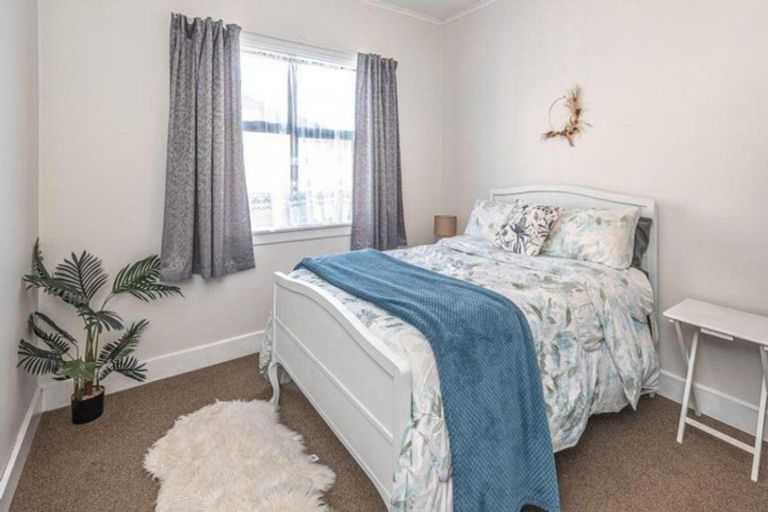 Photo of property in 13 Karaka Street, Castlecliff, Whanganui, 4501