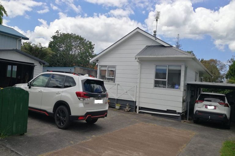 Photo of property in 1/41 Yeovil Road, Te Atatu Peninsula, Auckland, 0610