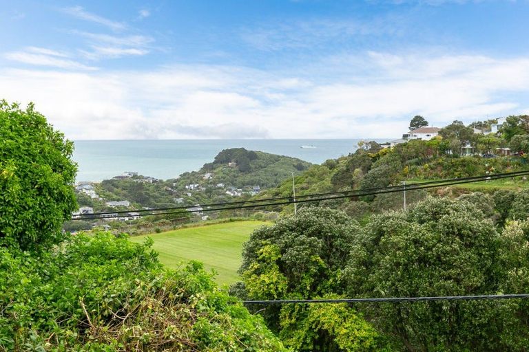 Photo of property in 5 Houghton Bay Road, Houghton Bay, Wellington, 6023