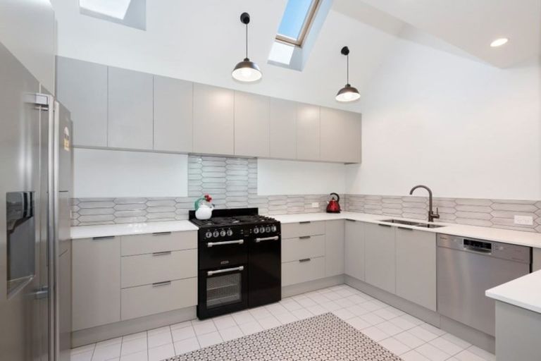 Photo of property in 2/44 Straven Road, Riccarton, Christchurch, 8011