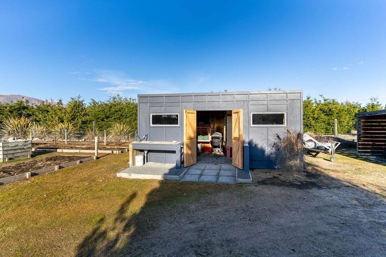 Photo of property in 16 Matukituki Crescent, Twizel, 7901