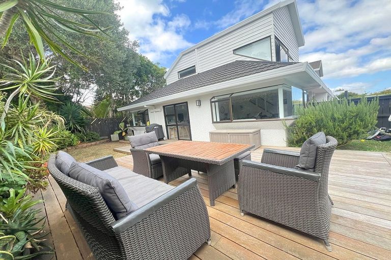 Photo of property in 2/24 Hattaway Avenue, Bucklands Beach, Auckland, 2012