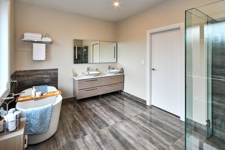 Photo of property in 430 Twilight Road, Brookby, Manurewa, 2576