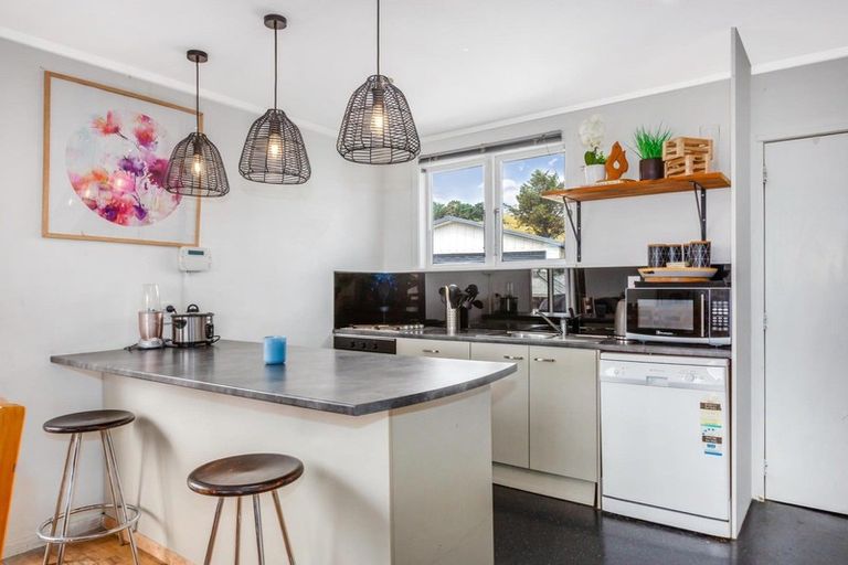 Photo of property in 136 Driver Crescent, Cannons Creek, Porirua, 5024