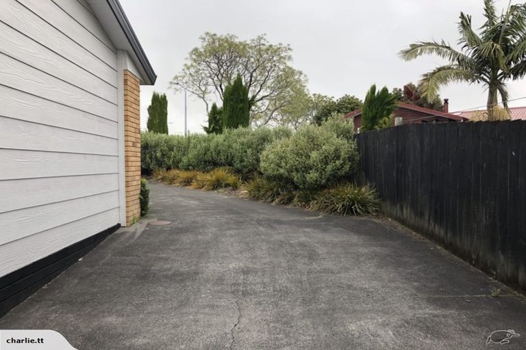 Photo of property in 10 Gardone Terrace, Conifer Grove, Takanini, 2112