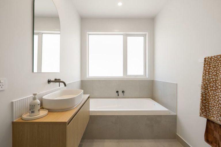 Photo of property in 22 Hugo Shaw Drive, Cambridge, 3434