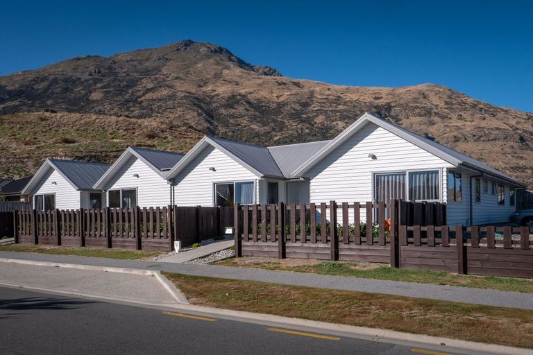 Photo of property in 46 Myles Way, Lower Shotover, Queenstown, 9304
