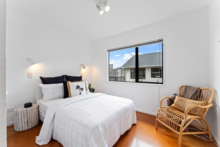 Photo of property in 17 Caroline Heights, Omaha, 0986