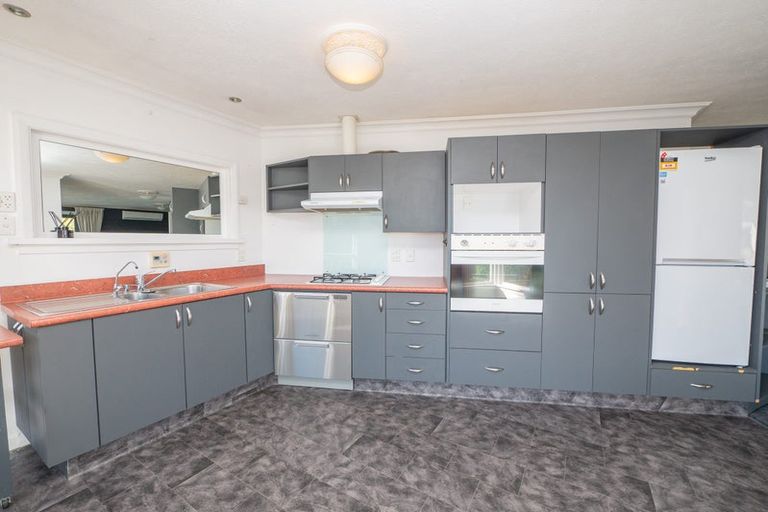 Photo of property in 83 Easther Crescent, Kew, Dunedin, 9012