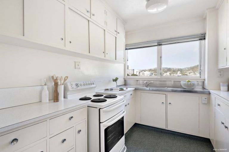 Photo of property in Newman Court Apartments, 2 Newman Terrace, Thorndon, Wellington, 6011