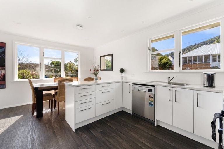 Photo of property in 8a Otago Street, Picton, 7220