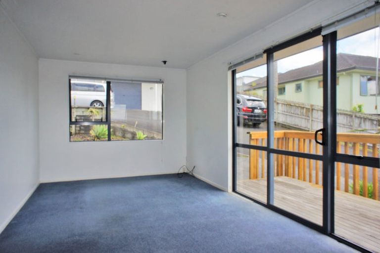 Photo of property in 20 Kells Place, Botany Downs, Auckland, 2010