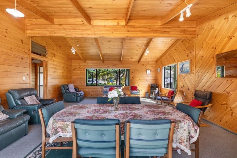 Photo of property in 17 Huia Street, Waikawa, Picton, 7220