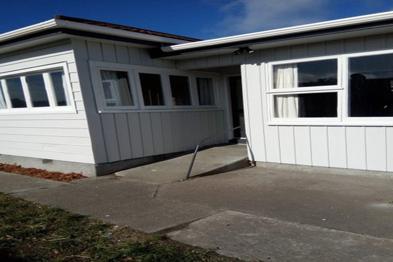Photo of property in 15 Owles Terrace, New Brighton, Christchurch, 8061