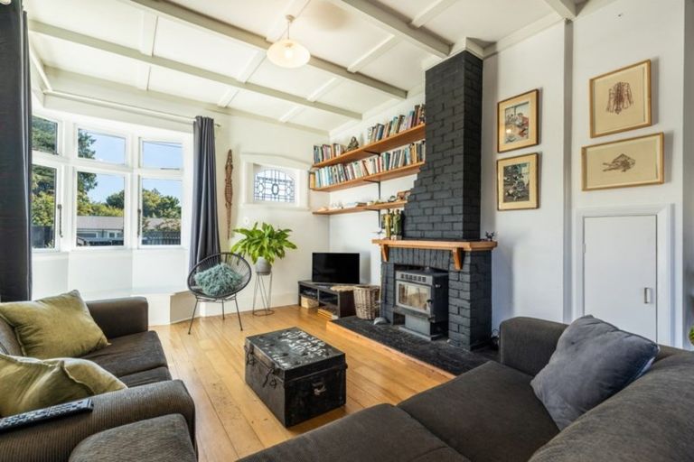 Photo of property in 354 Hardy Street, Nelson, 7010