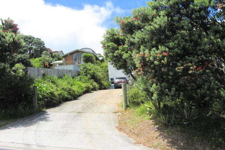 Photo of property in 1 Edwin Mitchelson Road, Muriwai, Waimauku, 0881
