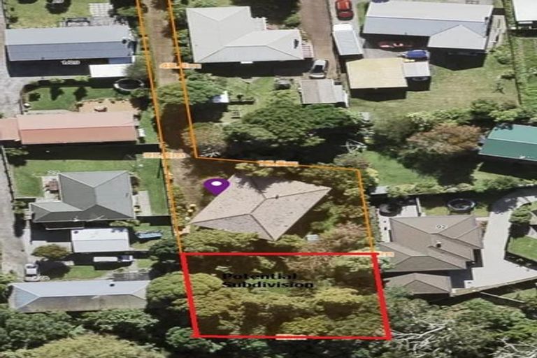 Photo of property in 31 Tirimoana Road, Te Atatu South, Auckland, 0602