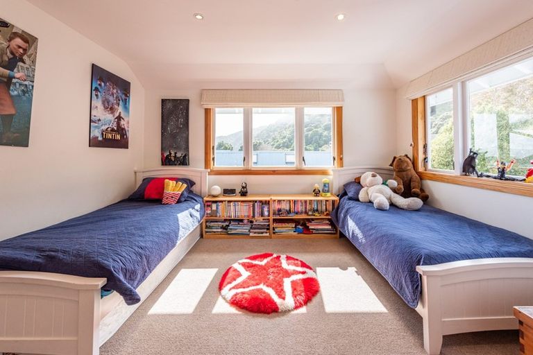 Photo of property in 5-7 Mahoe Street, Eastbourne, Lower Hutt, 5013