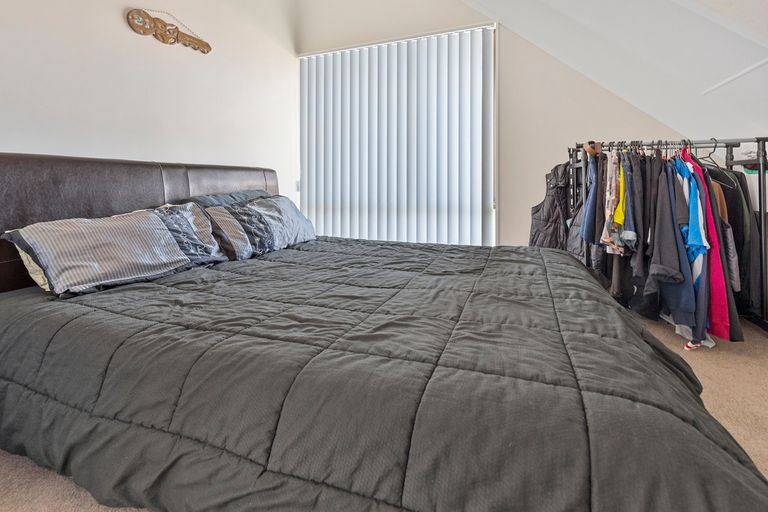 Photo of property in 8 Pinehurst Place, Wattle Downs, Auckland, 2103