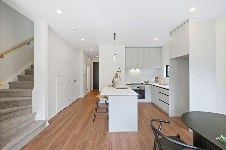 Photo of property in 2/36 Woodside Road, Massey, Auckland, 0614