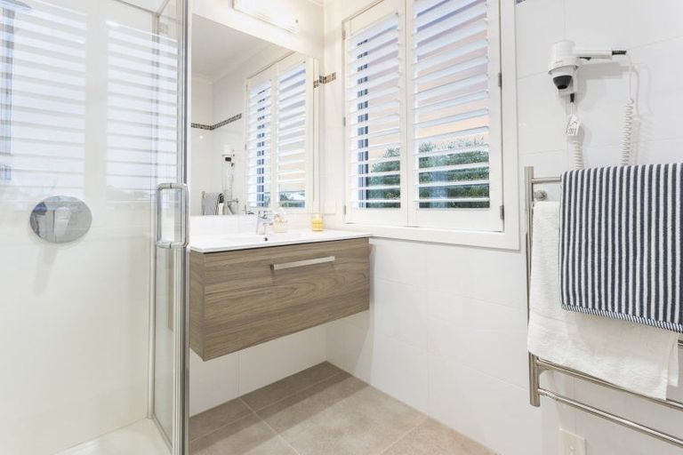 Photo of property in 32 Meteor Road, Hobsonville, Auckland, 0616