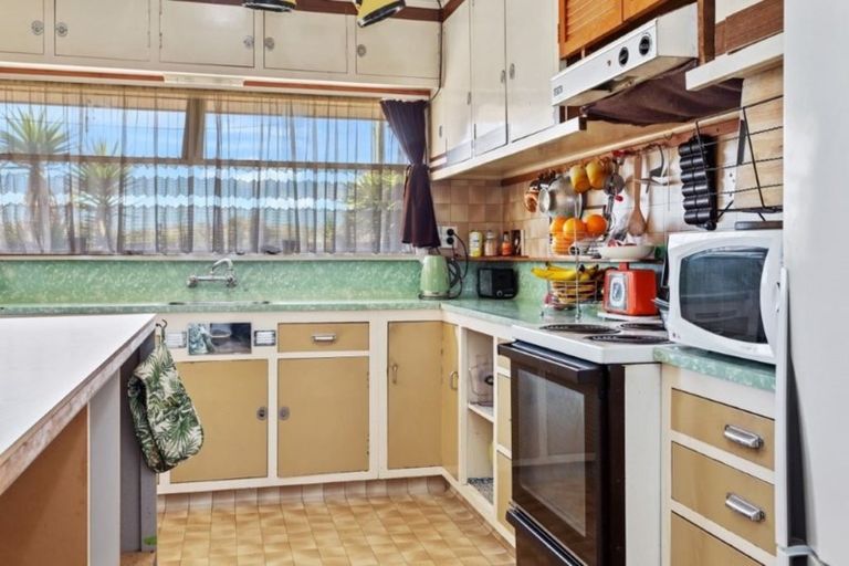 Photo of property in 340 Marine Parade, New Brighton, Christchurch, 8061