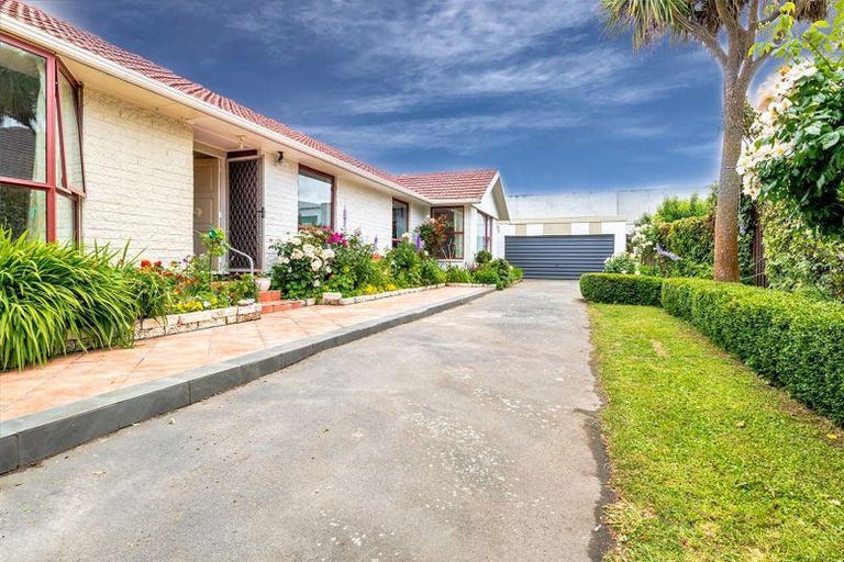Photo of property in 99 Woodbury Street, Russley, Christchurch, 8042