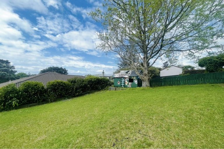 Photo of property in 9 Dolbear Street, Titirangi, Auckland, 0604