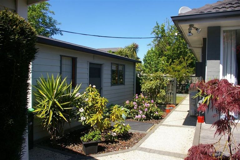 Photo of property in 11 Colina Street, Avonhead, Christchurch, 8042