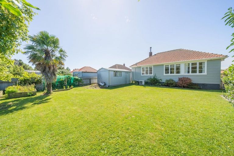 Photo of property in 27 Andrew Avenue, Roslyn, Palmerston North, 4414