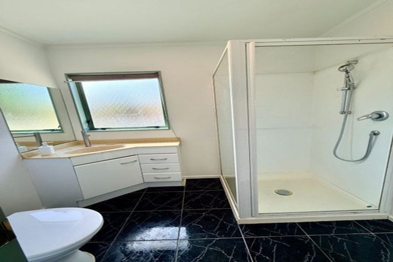 Photo of property in 81a Golf Road, New Lynn, Auckland, 0600