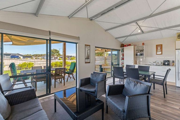 Photo of property in 184 Ngaio Drive, Matarangi, Whitianga, 3592