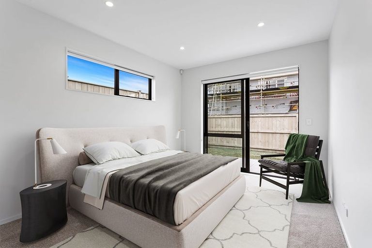 Photo of property in 98 Pepene Avenue, Takanini, 2112