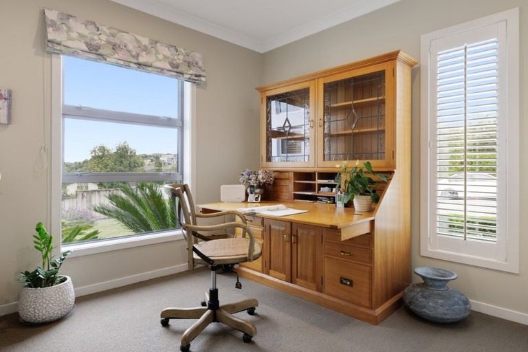 Photo of property in 16 Rexford Heights, Pyes Pa, Tauranga, 3112